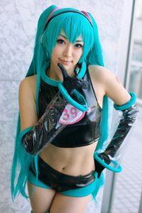sexy-hatsune-miku-cosplay-1